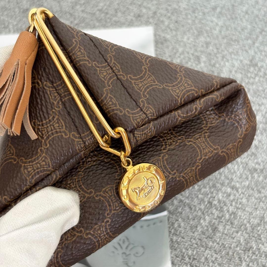 【美品】セリーヌ 三角ケース マカダム 馬車金具ブラウン小銭入れ 183