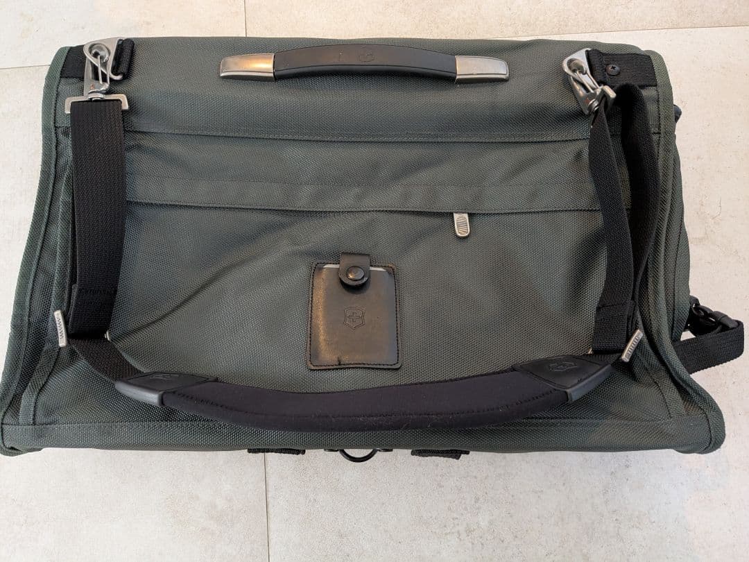 Victorinox ガーメントバッグ（カーキ色） Victorinox ガーメント