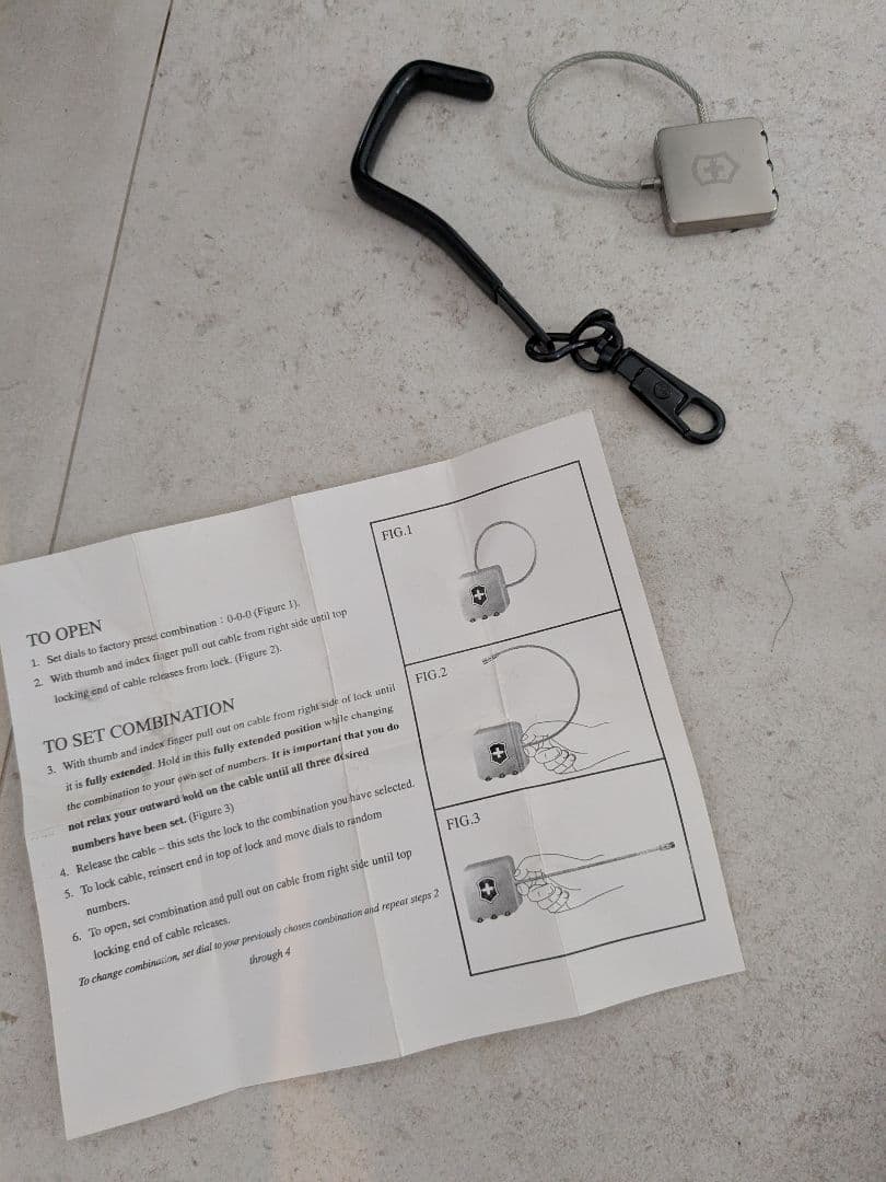 Victorinox ガーメントバッグ（カーキ色） Victorinox ガーメント