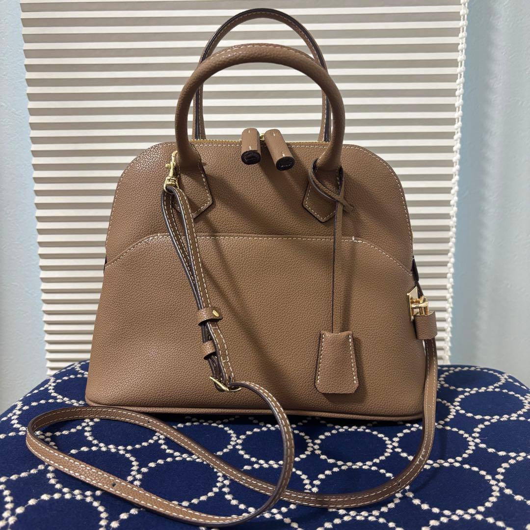 mica della valle ベージュ レザー ハンドバッグ