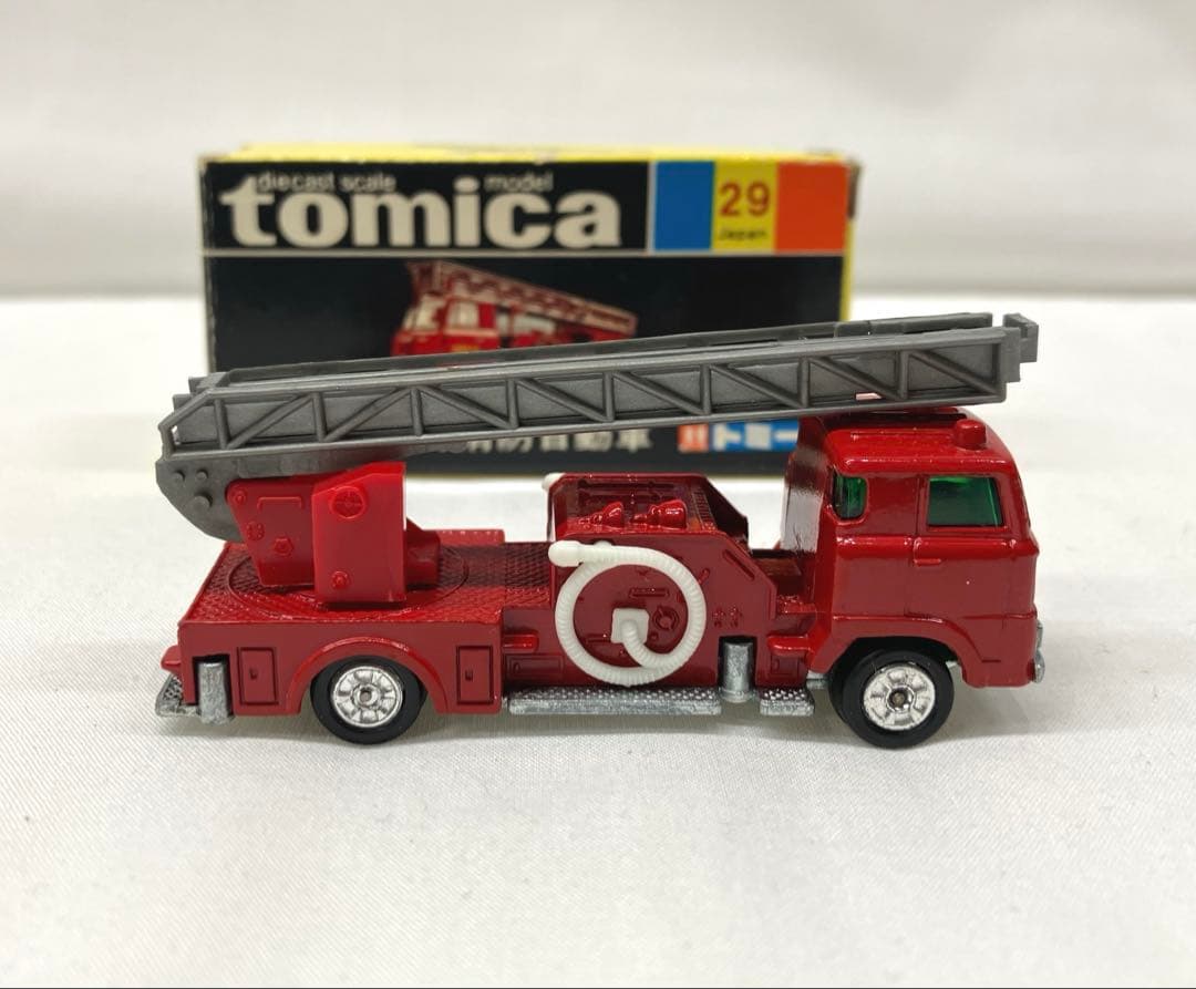 トミカ 日野消防自動車 赤 No.29 黒箱