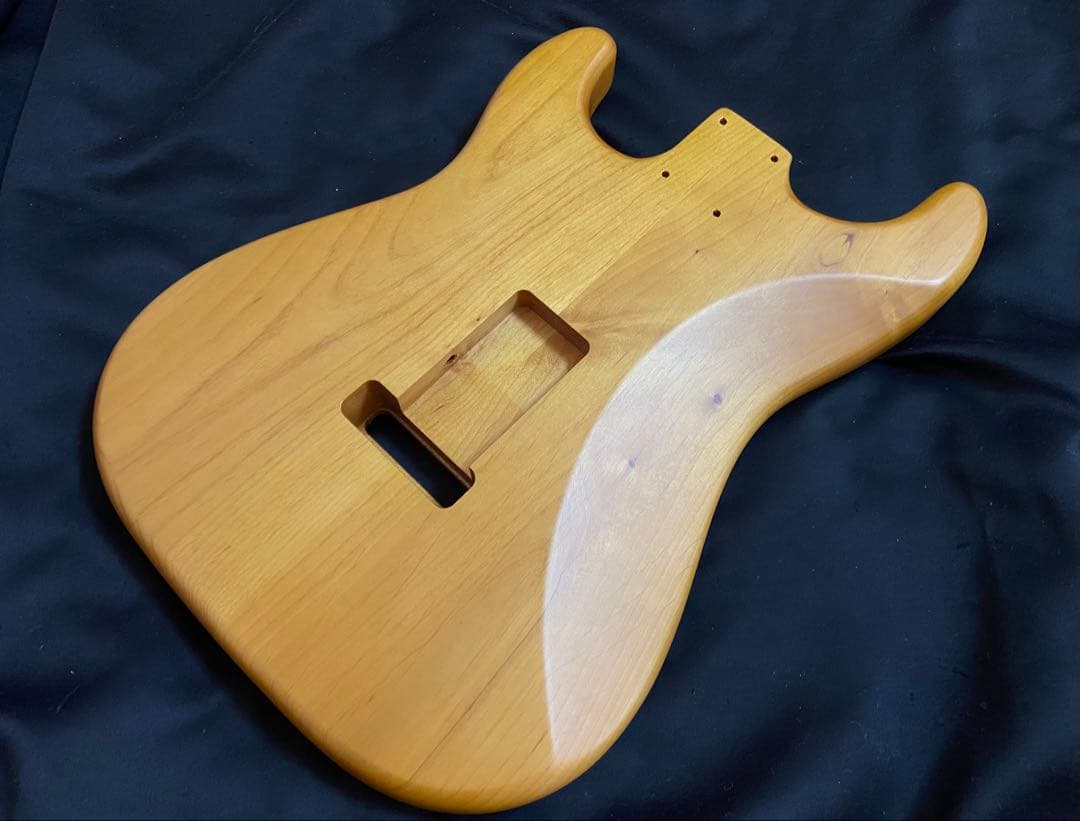 ストラトキャスター2ピースボディNo2サテン塗装ビンテージネイチャーカラー