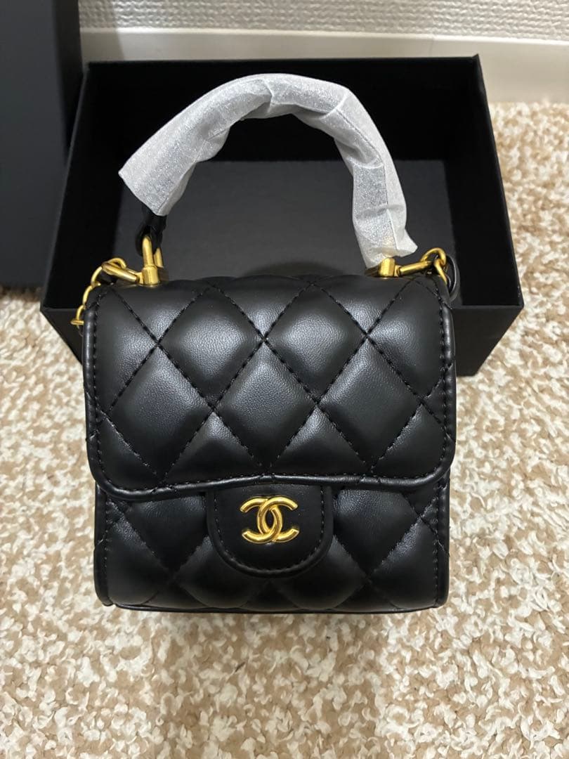 CHANELノベルティバックブラックキルティングチェーンショルダーミニバッグ