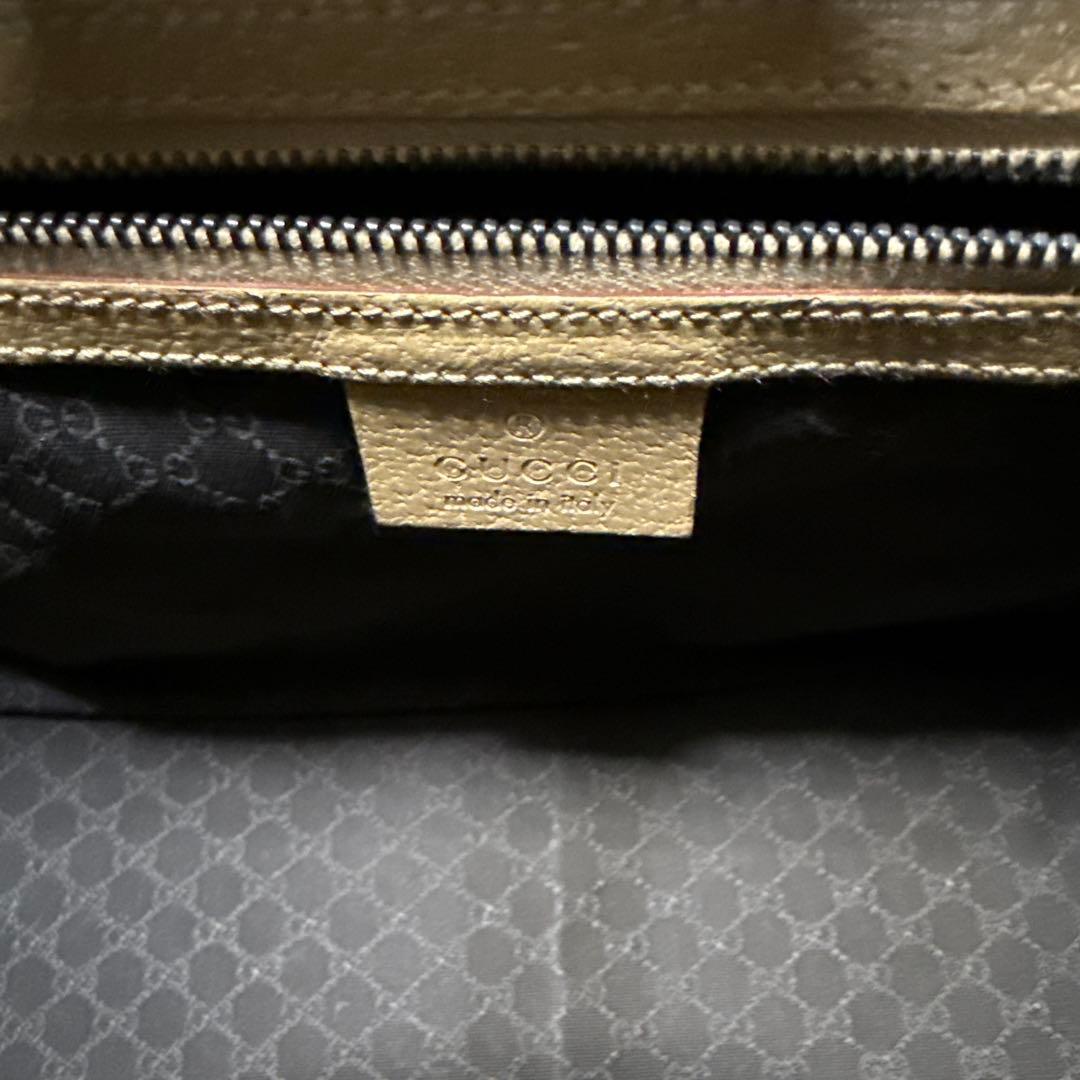 美品　グッチ　ハンドバッグ　がま口　成人式 レザー　ベージュ GUCCI ロゴ
