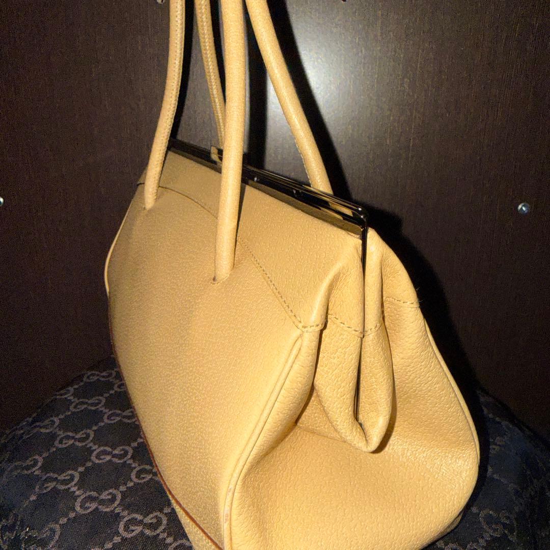 美品　グッチ　ハンドバッグ　がま口　成人式 レザー　ベージュ GUCCI ロゴ
