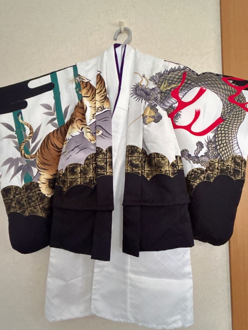 七五三5-7歳の男の子の羽織3点セットブランド:花わらべ．白と黒のグラデーション