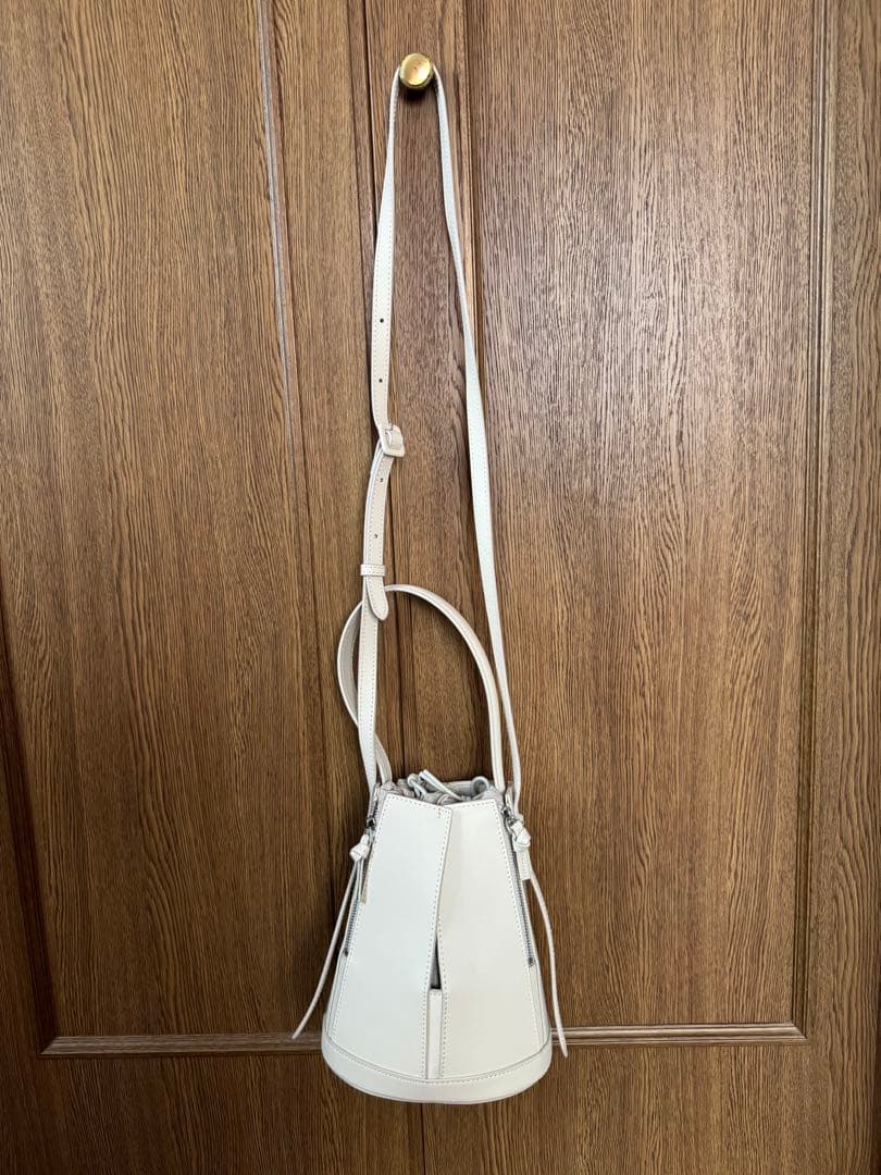 ホワイト バケツ型 ショルダーバッグ