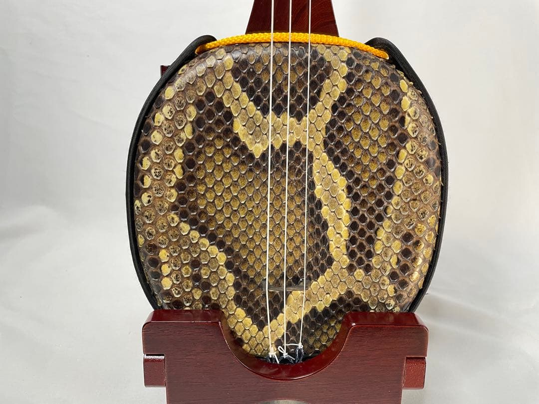 沖縄三線 宮古木工芸 本皮1枚張り 極上パドック棹 - メルカリ