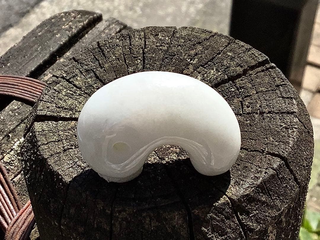 激安‼️氷*アイスジェイド糸魚川翡翠勾玉 何処にも無いお値段で