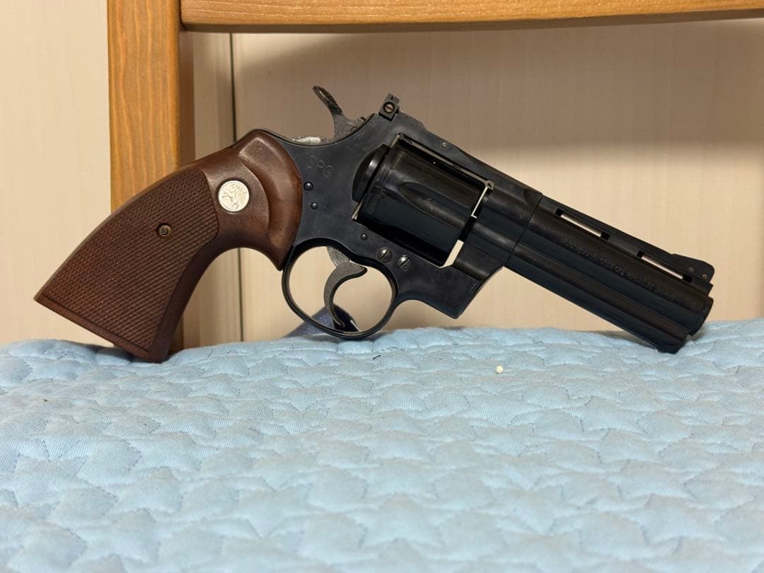 MGC ポリスパイソン　モデルガン　4インチ