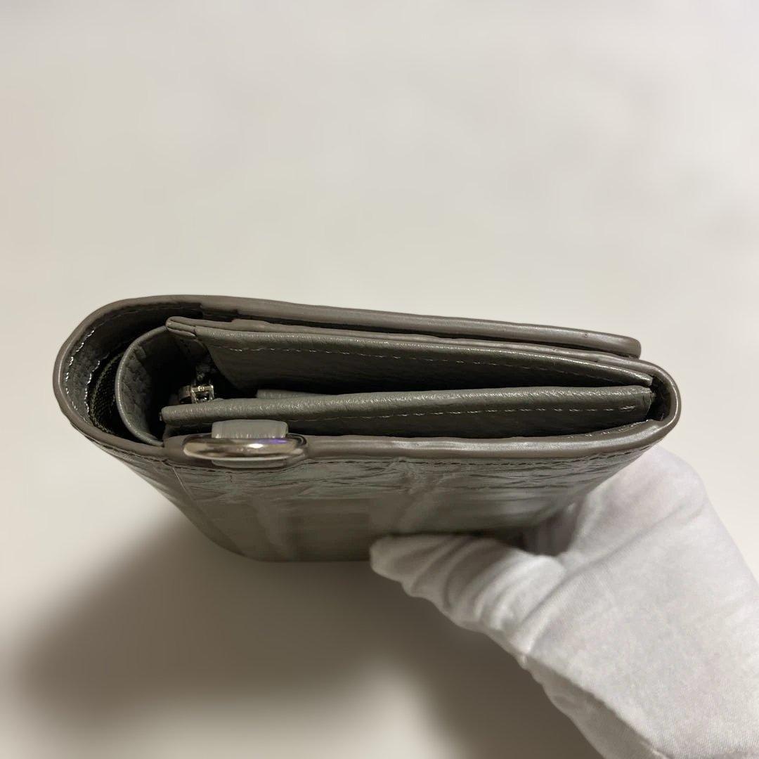 Vivienne Westwood 二つ折財布グレーチャームなし　アウトレット