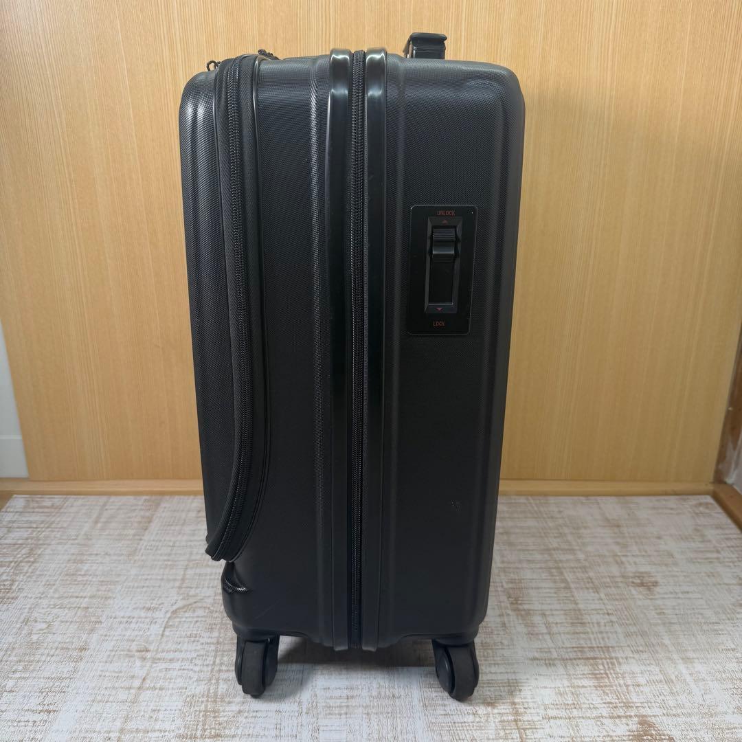 訳あり BRIEFING H-34F キャリーケース 4輪 マットな色合い