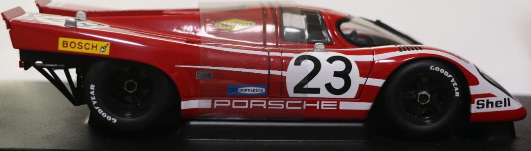 オートアート製 ポルシェ９１７　１９７０ル・マン優勝車　1/18 　中古品