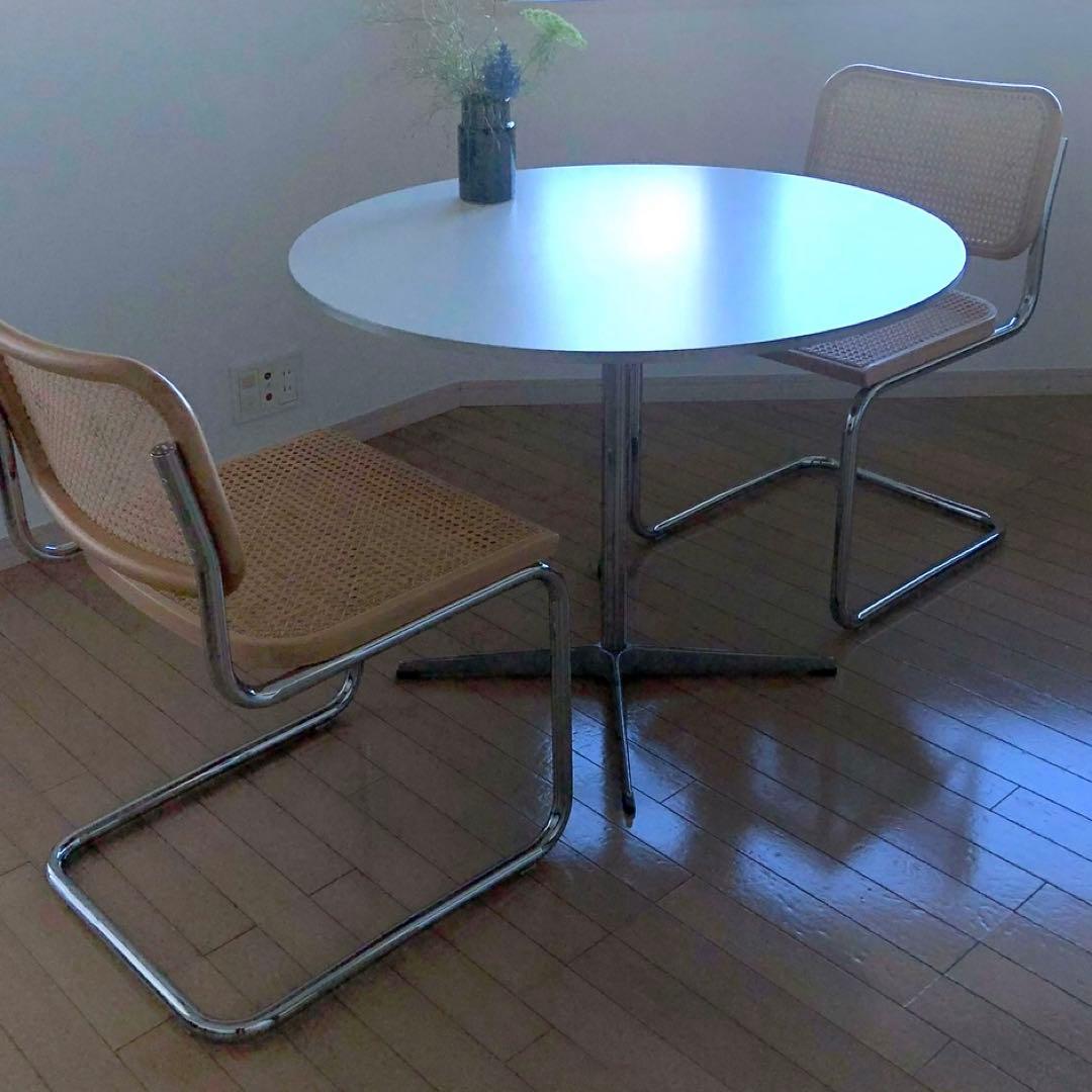 ア*イ様 Fritz Hansen ホワイト円形テーブル