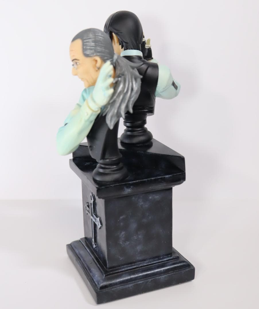 ヘルシング ウォルター・C・ドルネーズ胸像