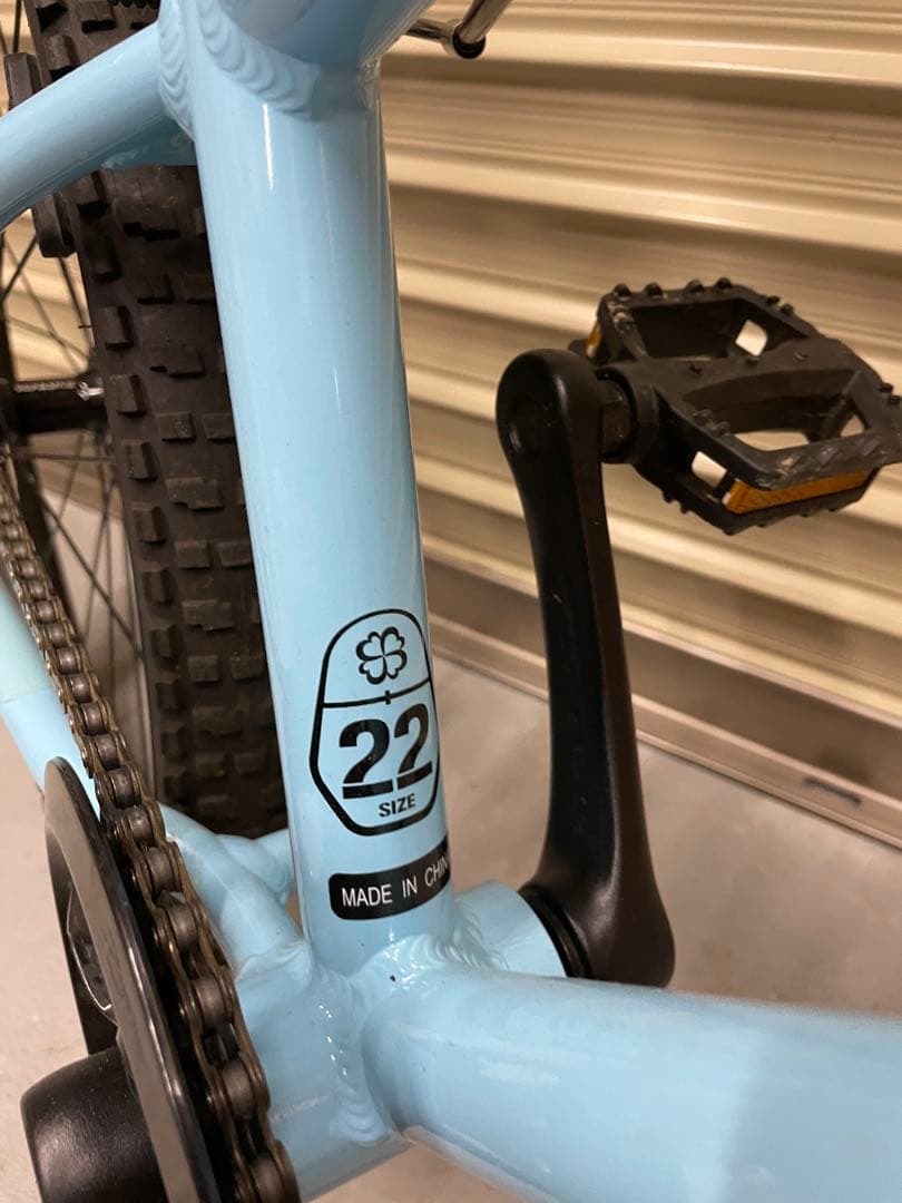 【送料別】ヨツバサイクル22インチ　ラムネブルー