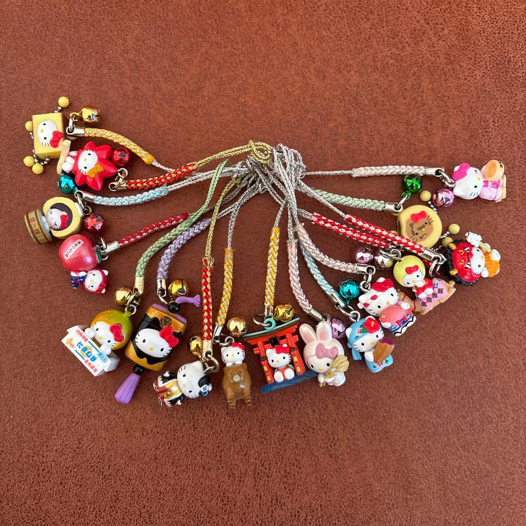 ご当地キティ　キーホルダー　根付け