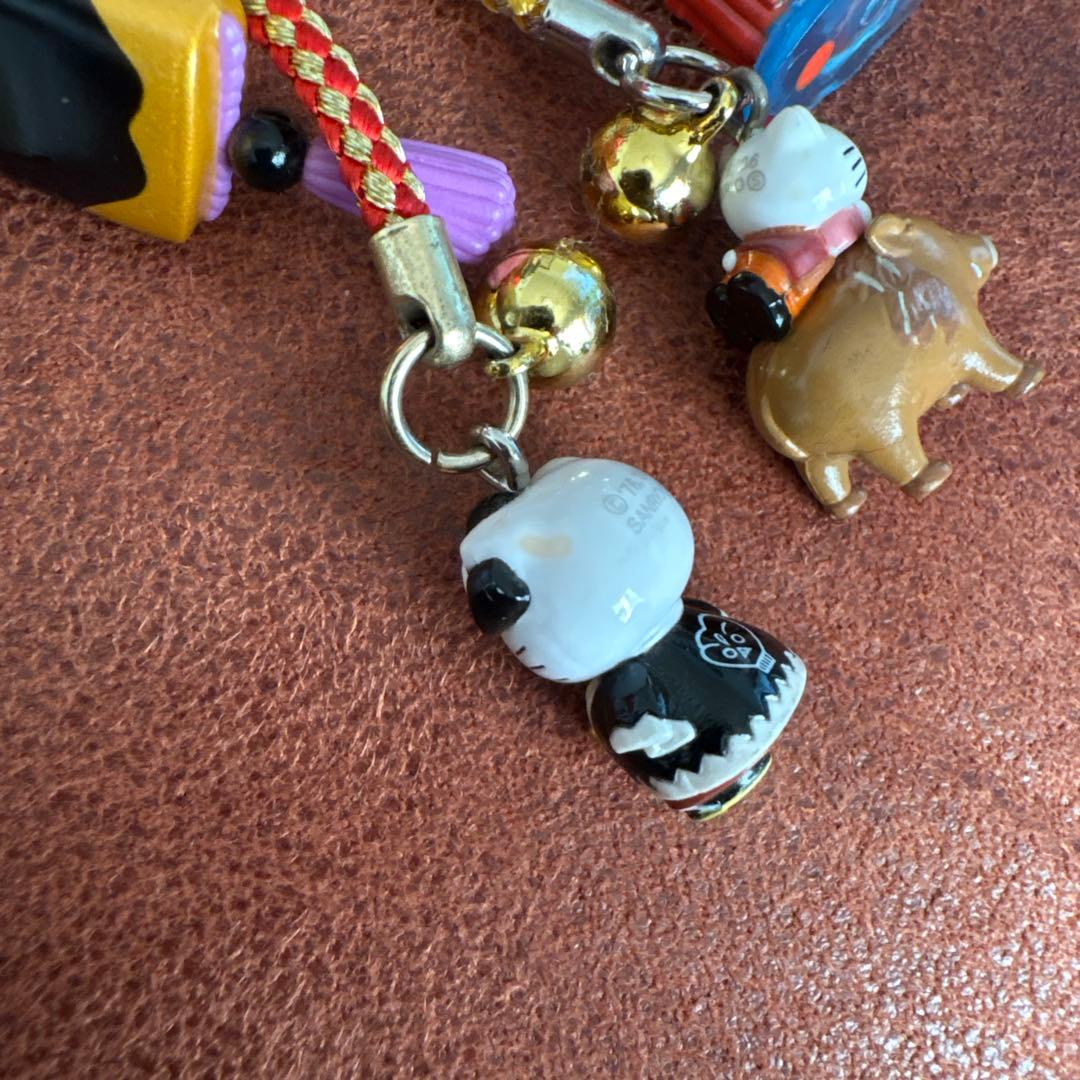 ご当地キティ　キーホルダー　根付け