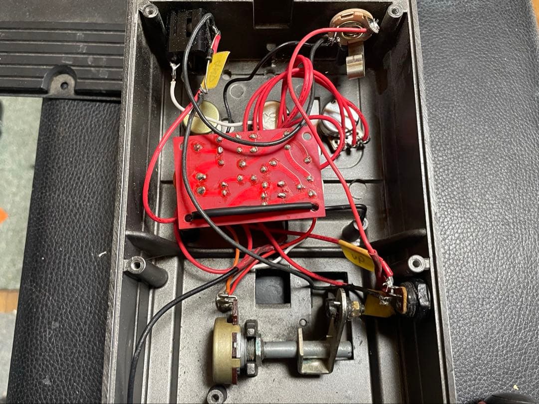 Fuzz face回路入りBOSS FV-100 ギターボリュームペダル