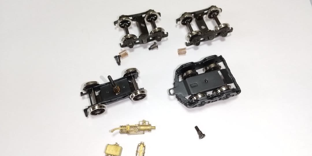 二軸先台車、二軸従台車、テンダー台車、他パーツ。 鉄道模型、HOゲージ。