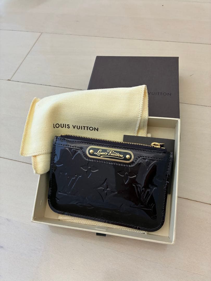 Louis Vuitton ヴェルニ　ポシェットクレNNケース