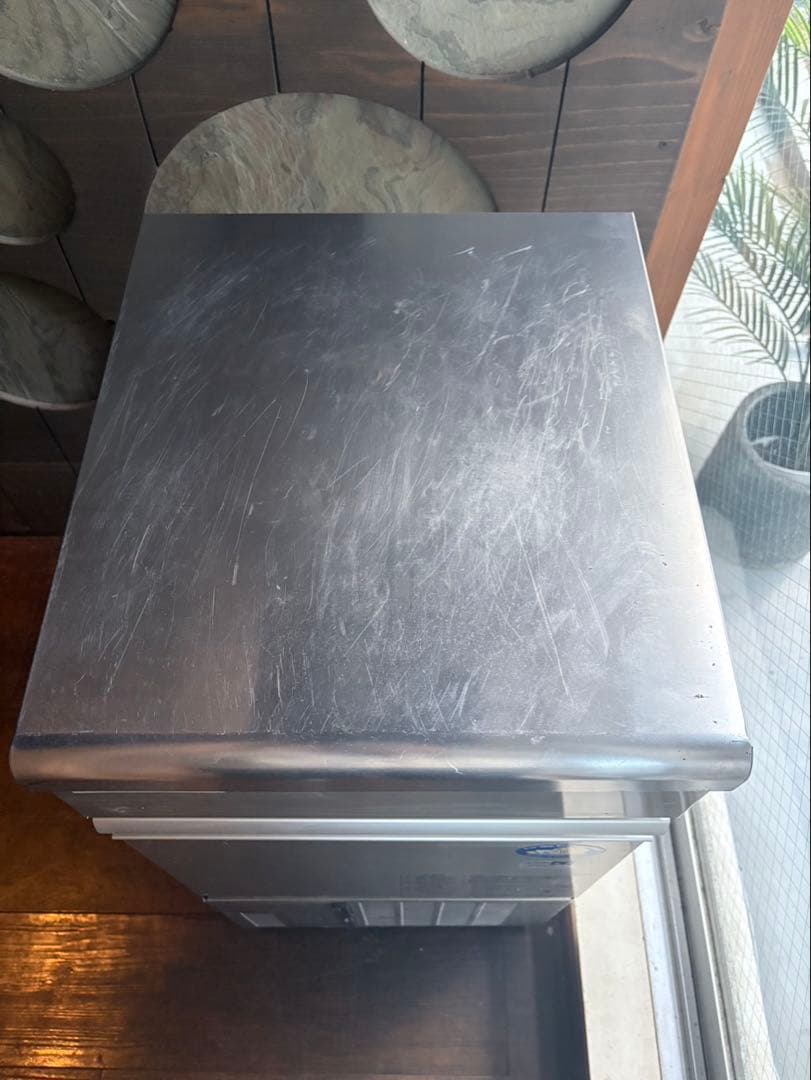 2021年製　値引き不可　SIM-AS2500 パナソニック 製氷機 スリム