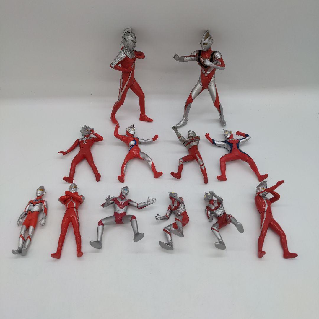 ウルトラマンミニフィギュア 12体セット - メルカリ