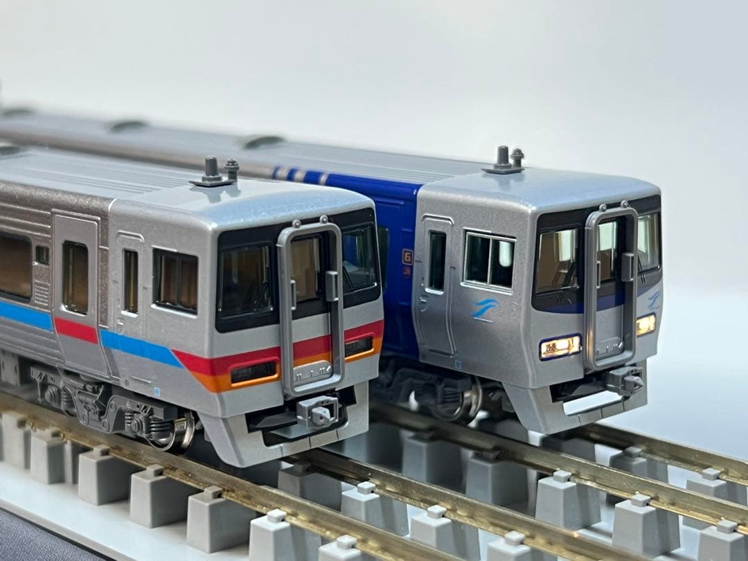 KATO JR四国8000系旧塗装5両+新塗装3両(動力2両付き)