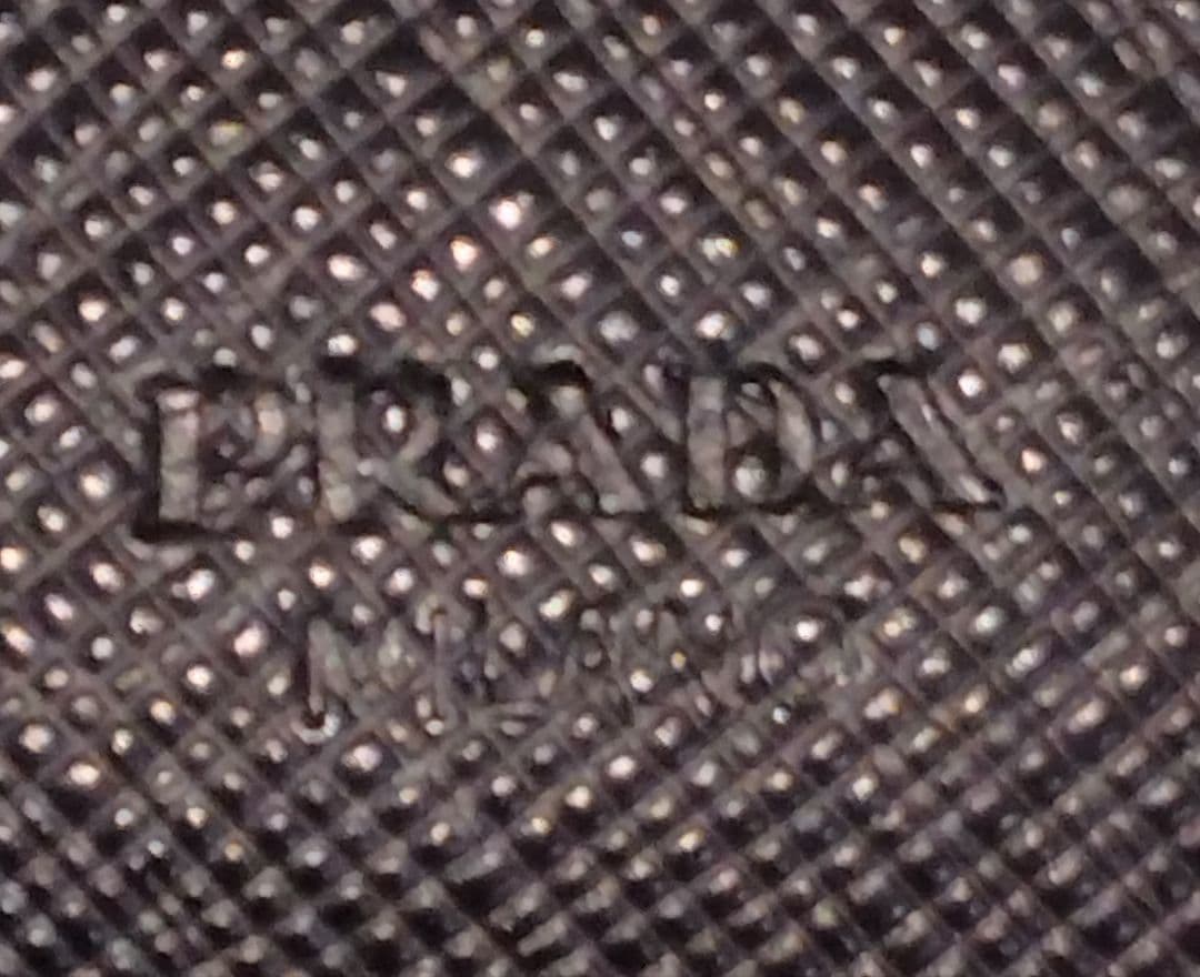 APV18 プラダ サフィアーノメタル L字ファスナー財布 ゴールド金具