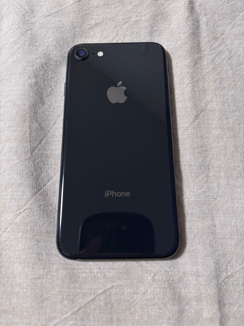 iPhone8 64GB スペースグレイ 本体+未使用イヤホン+充電器 黒