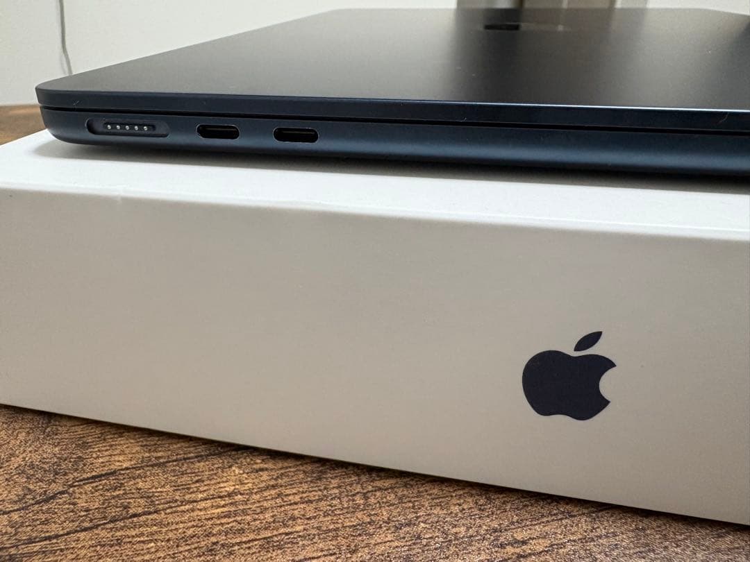 バッテリー97%】MacBookAir M2 8GB 256GB 2022