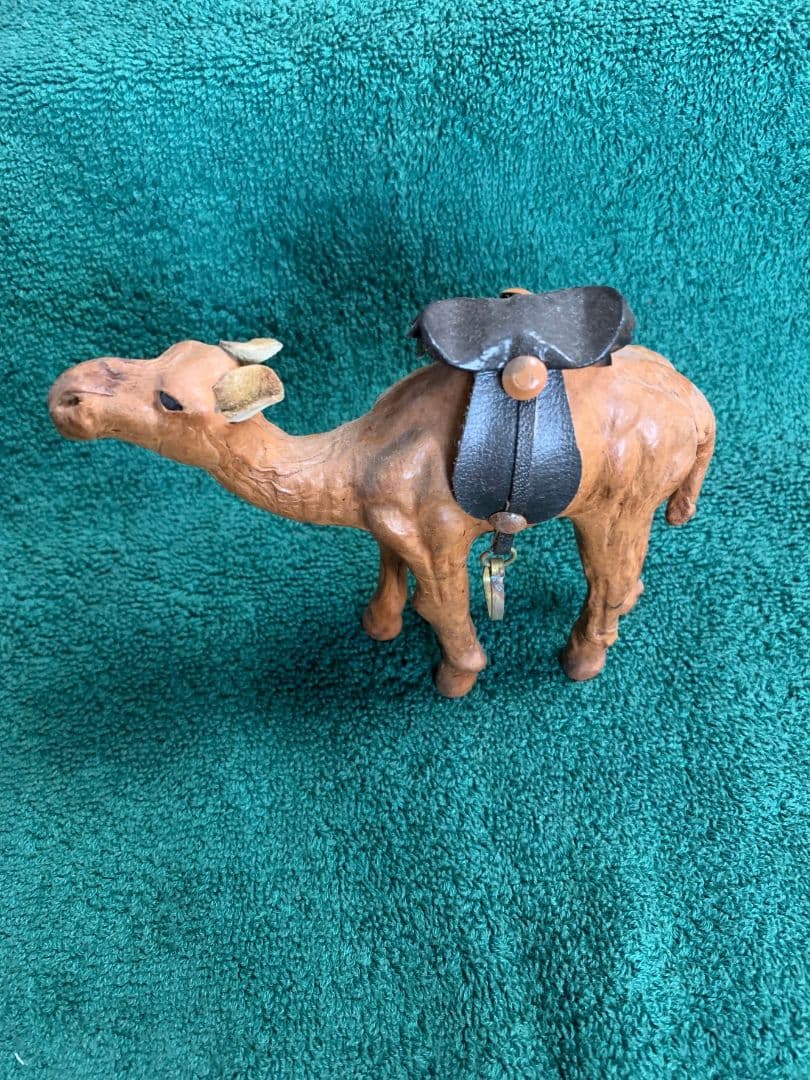 入手不可能！ラクダ皮で作ったラクダ人形 ハンドメイド 希少品 美術品