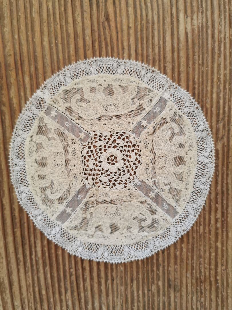 アンティーク 4頭の象アランソン クロシェ編の花 ノルマンディーレース