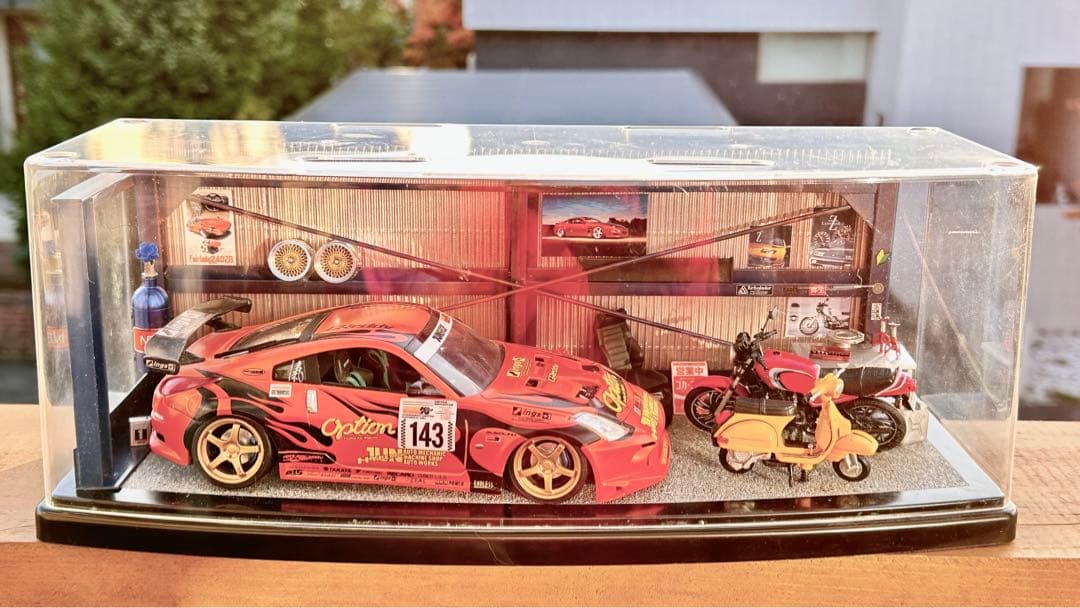 ■クオリティ良いガレージ風のジオラマです■ □クオリティ良いガレージ風のジオラマです□ 送料無料 1/18 映画