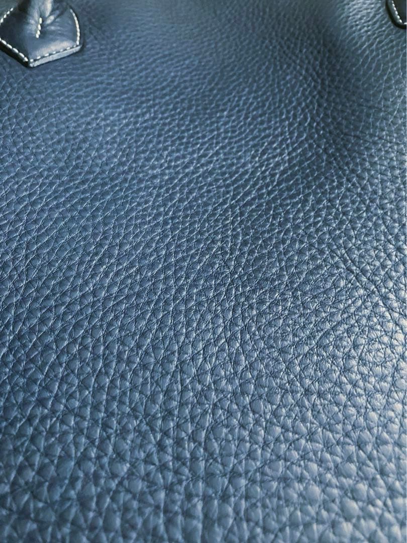 Cisei 999 LD シュリンクレザー ラウンドジップ ブリーフバッグ