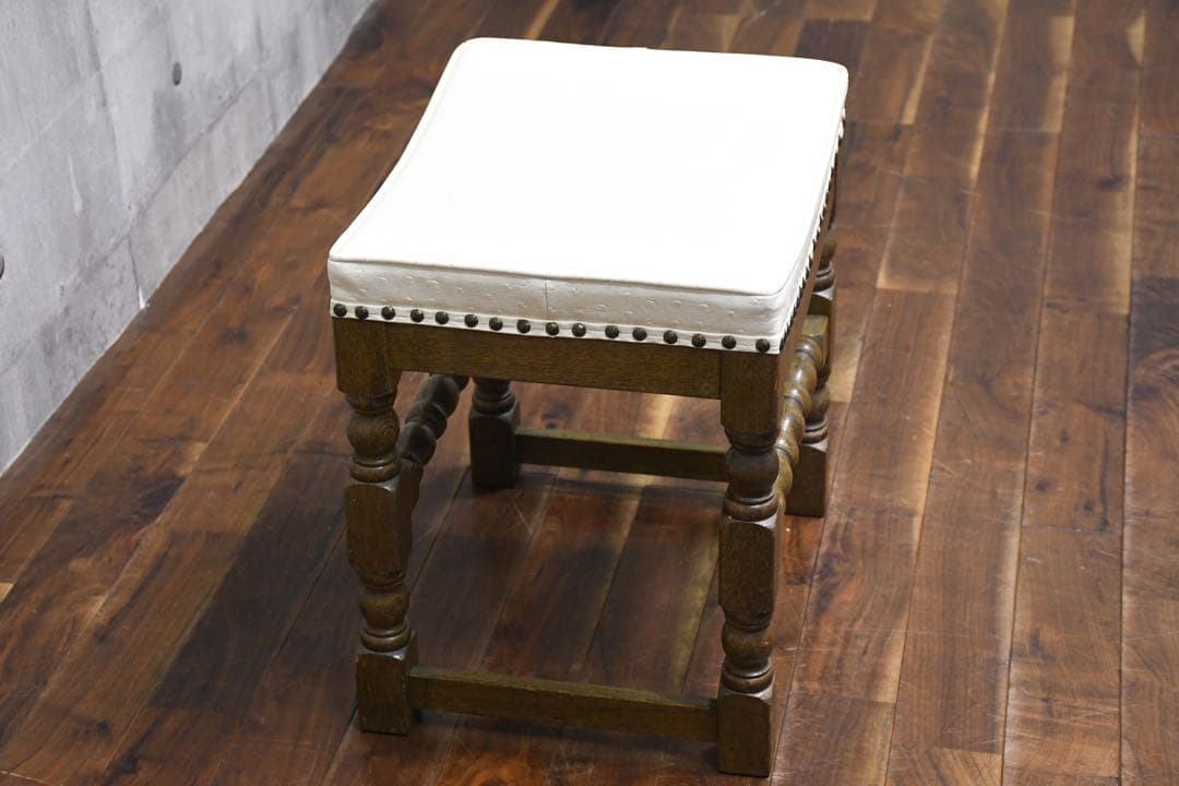 EBK31 アンティーク調 鋲打ち スツール オーストリッチ調型押し 腰掛け