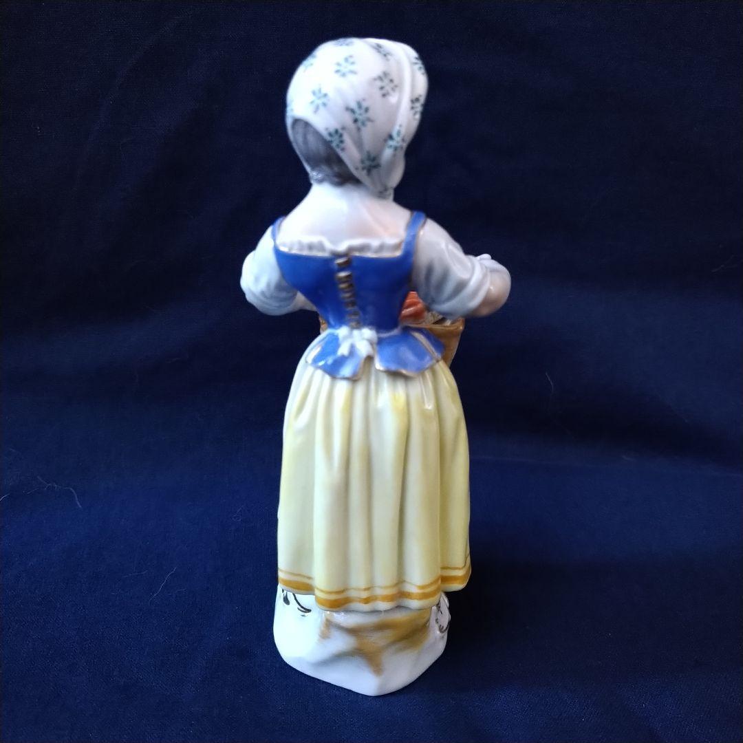 ✤マイセン(Meissen)フィギュリン『野菜のバスケットを持つ少女』の