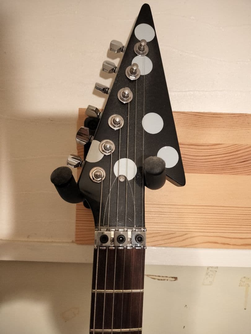 ワダッチ様ランディー・ローズ水玉フライングVレプリカ入手困難品