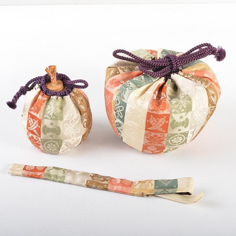 茶道具　漆塗　春慶塗茶箱　洞華作　茶碗　香合など　七点　一式　仕覆付　C6457