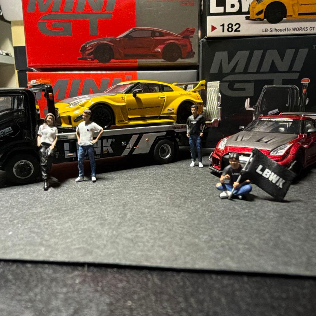 MINI GT LBWK 積載車と3台セット　追加でフィギュア