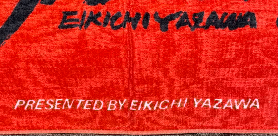 矢沢永吉　珍しい赤地にフデ黒ロゴ 89年当時物FTエンブレム白プレゼン83×34