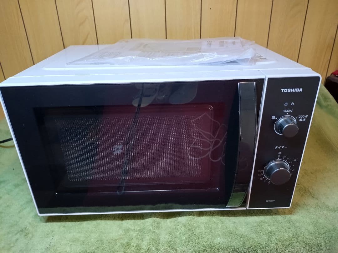 東芝電子レンジ 庫内フラットテーブル ER-M17Y(W) 2024年製 取説有