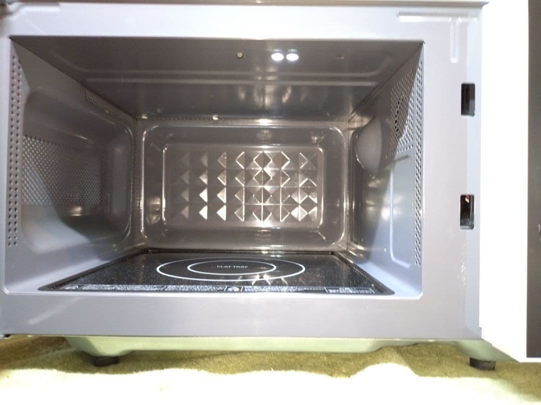 東芝電子レンジ 庫内フラットテーブル ER-M17Y(W) 2024年製 取説有