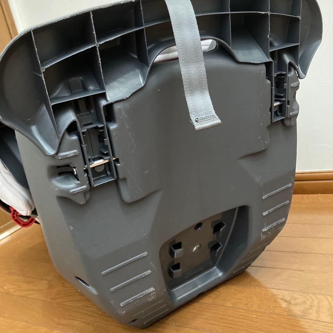 【エールべべ スイングムーン チャイルドシート】