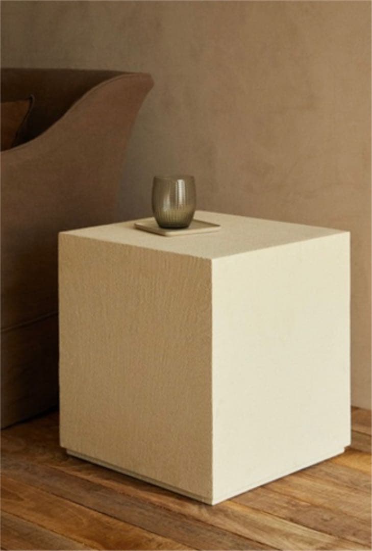 ZARA HOME セメントフィニッシュ サイドテーブル