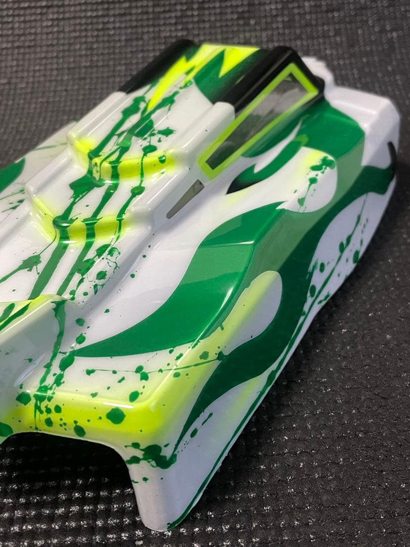 アソシエイティッドB74用塗装済ボディ