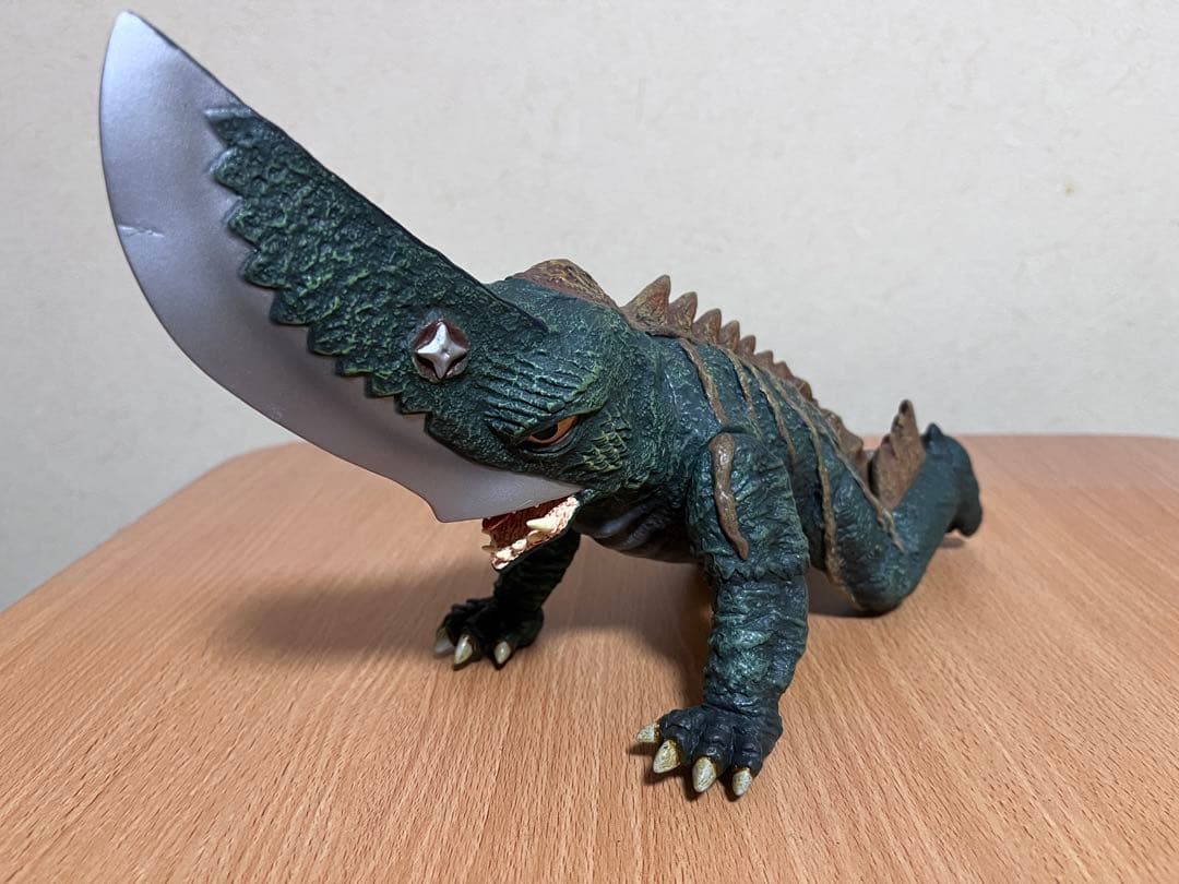 ロケットプロ 大怪獣 ギロン フィギュア ソフビ　ガメラ