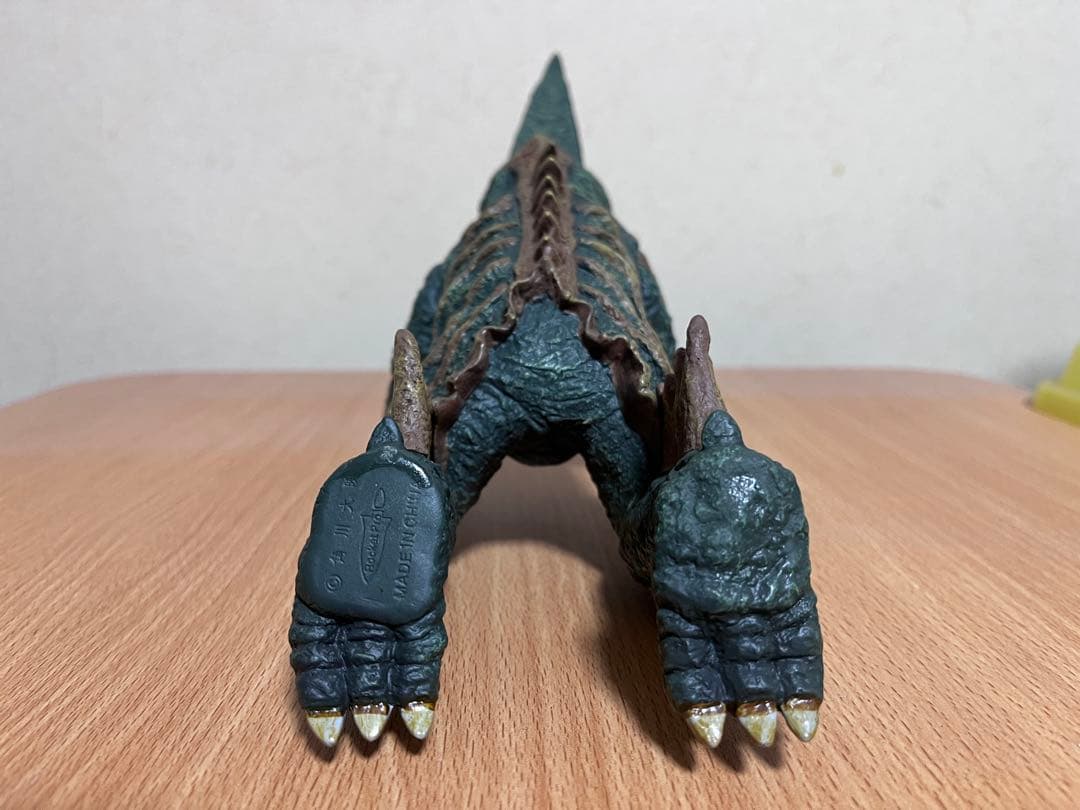 ロケットプロ 大怪獣 ギロン フィギュア ソフビ　ガメラ