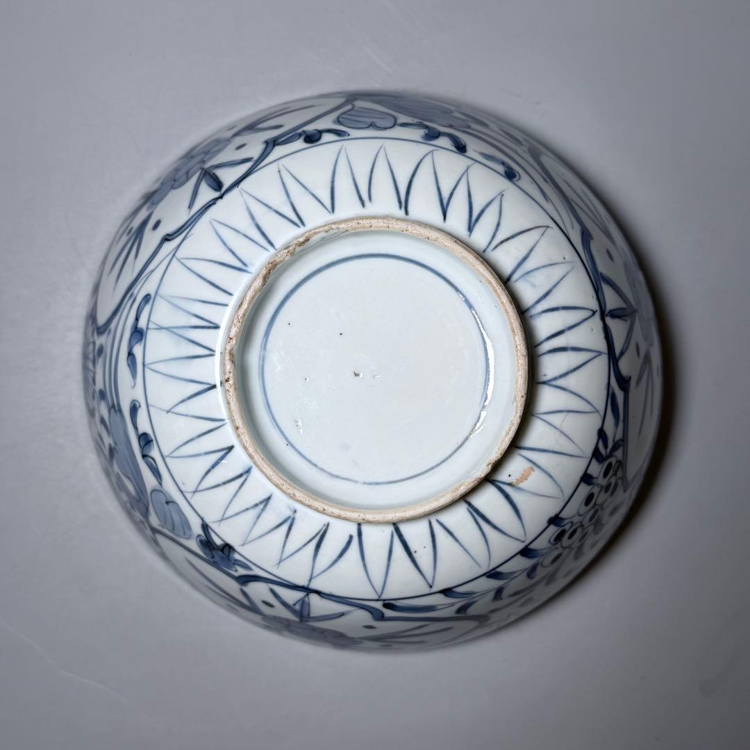古伊万里 染付牡丹唐草文鉢 1600年代後半 薄造 上品な呉須