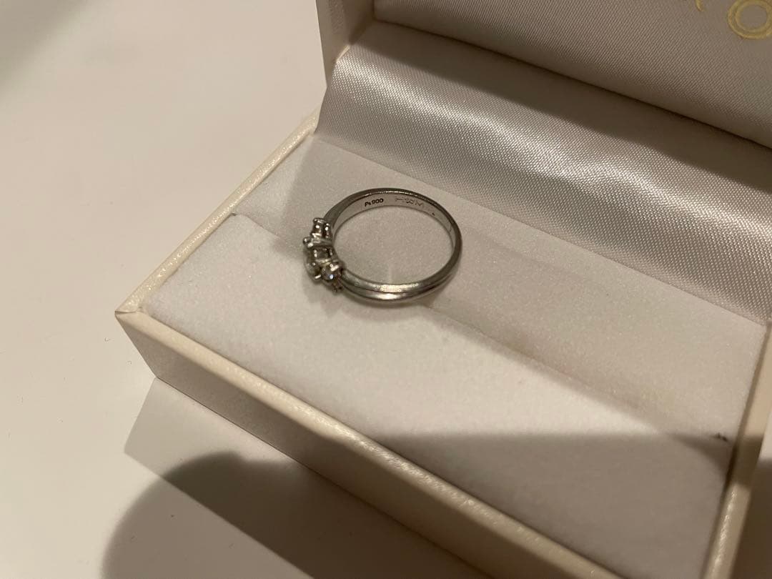 YAYOI ダイヤリング 0.32ct Pt900 プラチナ 高級感あるデザイン